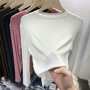 เสื้อยืดแขนยาวถักทรงลำลองสำหรับผู้หญิง รุ่น I-0383 ผ้าไม่ยับ ระบายอากาศได้ดี ช่วยให้ดูผอมเพรียว เหมาะสำหรับใส่ในฤดูใบไม้ผลิและฤดูใบไม้ร่วง - Product Image 5
