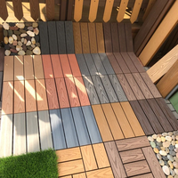 Bricolage Carreaux de terrasse en bois à emboîtement Patio extérieur Jardin Terrasse Plancher en bois Carrelage imperméable protégé contre les UV tous temps