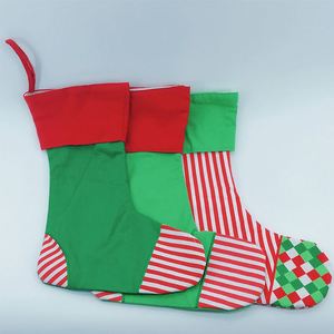 Calcetín Navideño Personalizado de Boutique con Rayas Onduladas, Bordado, Cuadros y Puntos para Decoración del Hogar - Product Image 1