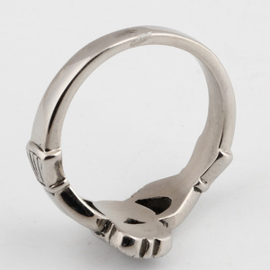 แหวนรูปหัวใจสีเหล็ก แหวนแต่งงานสำหรับทุกเพศ แหวนสวยงาม - Product Image 4