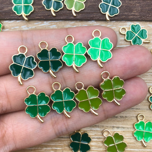 Colgante de Trébol de Cuatro Hojas, Esmalte Verde, Aleación, para Fabricación de Joyería DIY, Paquete de 20 Piezas - Product Image 3