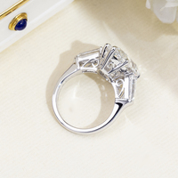 Bijoux fins personnalisé 18k or blanc Lab diamant bague de fiançailles taille poire 8ct D VS1 Lab diamant trois pierres bague pour femme