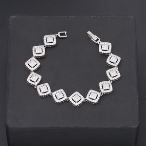 Pulsera de cadena tipo tenis Jxx con baño de oro de 18K para mujer, pulsera de tenis moderna de latón con circonitas en forma de lágrima para novias - Product Image 5