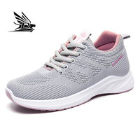 Femmes nouvelle mode respirant mouche tricot maille Sneaker doux chaussures décontractées pour printemps et automne éclairé et jetable