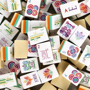 Ensemble complet de tuiles de <span class=keywords><strong>Mahjong</strong></span> américain, 160 pièces, construction en acrylique à 4 couches, avec 3 dés, 4 cartes de jeu, 6 tuiles de rechange vierges - Product Image 1