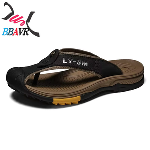Sandalias tipo chanclas de cuero genuino para hombre, suela gruesa resistente al desgaste, antideslizantes, cómodas, transpirables, zapatos de playa informales para verano - Product Image 4