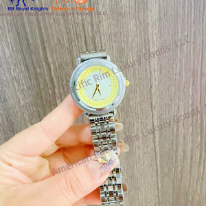 Nuevo Reloj de Cuarzo de Lujo con Incrustaciones de Diamantes de Imitación en Dos Tonos y Caja Cuadrada para Mujeres, Hombres y Raperos - Product Image 3