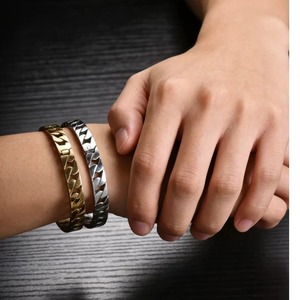 Bracelet manchette tendance en acier inoxydable avec chaîne à flèches creuses, étanche, accessoire de mode, bijoux punk hip-hop - Product Image 1
