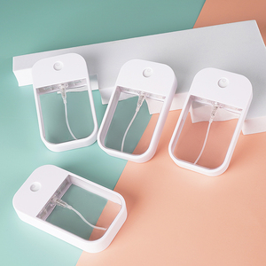 Chai xịt nhựa trong suốt cao cấp 50ml, dạng thẻ, nhỏ gọn, dùng được cho nước rửa tay và nước hoa, có vòi bơm, kiểu niêm phong. - Product Image 5