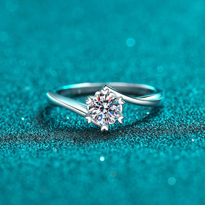 Bague Moissanite brillante en argent 925 0.3CT, bague Moissanite pour femme, bague cadeau de bijoux de fiançailles de mariage - Product Image 3