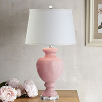 Lampe de table en céramique rose antique pour la maison Meilleure qualité lumière décorative intérieure résidentiel chambre à coucher à prix compétitif