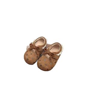 Chaussures de princesse à semelle souple à pois pour filles, chaussures de marche pour bébés filles, à porter au printemps - Product Image 5