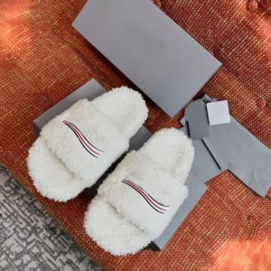 <span class=keywords><strong>Ciabatte</strong></span> <span class=keywords><strong>da</strong></span> Donna di Design <span class=keywords><strong>Morbide</strong></span> e Pelose con Punta Aperta, Sandali Comodi in Peluche, <span class=keywords><strong>Ciabatte</strong></span> Antiscivolo per Interni ed Esterni - Product Image 5