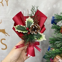 Boîte cadeau de bouquet de Noël DIY, cadeau créatif assorti, cône de pin, aiguilles de pin, baies rouges, décoration de Noël, bouquet créatif