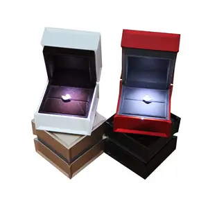 Factory Direct Supply Lacquer Low MOQ Jewelry Boxes Led Custom Logo Black Engagement Ring Box With Led Light Packaging