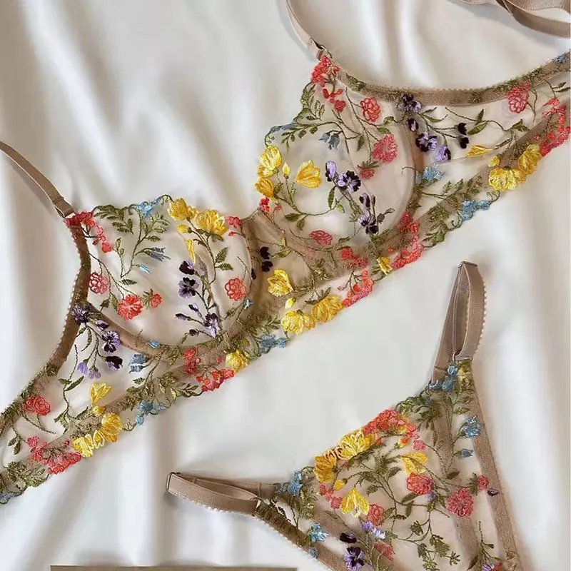Flower Embroidery Lace Bra Set Women's Underwear Erotic Cut-out Bra Lingerie Sexy G string Garter Set Lenceria Sensual 1040