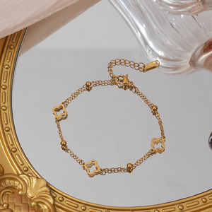 Bracciale da Donna MW alla Moda in Acciaio Inossidabile Placcato Oro 18K con Design a Quadrifoglio e Cuore - Product Image 4