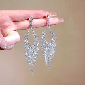 Pendientes de Perlas de Imitación con Forma de Corazón Vintage para Mujer, Tendencia 2026, Aleación de Zinc de Alta Calidad, Personalizados, para Fiestas - Product Image 6