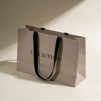 Sacs de courses en papier kraft en gros avec logo personnalisé imprimé pour l'emballage de cadeaux, les petites entreprises, les magasins de détail, respectueux de l'environnement