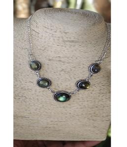 Collar único hecho a mano de aleación de zinc plateado con piedra natural y cadena de eslabones para mujeres amantes de la moda y estilo diario - Product Image 4