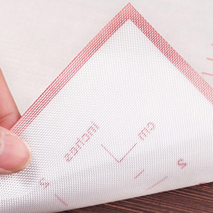 Tapis de cuisson carré en silicone souple antiadhésif écologique personnalisé pour pétrir et rouler la pâte, rouge/noir, émaillé, pour la pâtisserie, la cuisine domestique - Product Image 4