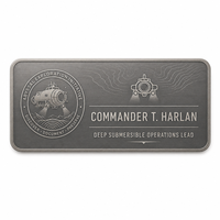 Fabricant de badges émaillés personnalisés sur mesure, faible MOQ, badges nominatifs gravés en laiton avec support pour le personnel d'hôtel, les équipes scolaires et les événements