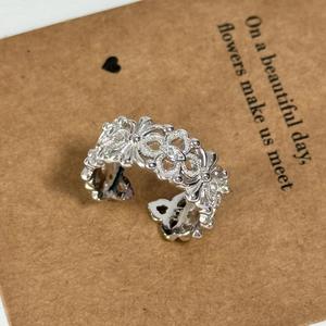 Bague d'index en argent pur S925, style antique, design haut de gamme pour femmes, style rétro luxueux avec des éléments sculptés creux incrustés - Product Image 3