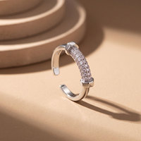 Bague ouverte personnalisée de style européen et américain pour femme, incrustée de zircon, à fermoir fer à cheval, élégante et légèrement luxueuse