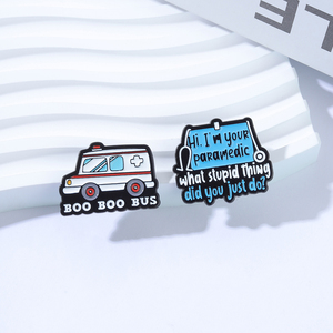 เข็มกลัดเคลือบลายรถพยาบาล <span class=keywords><strong>บู</strong></span><span class=keywords><strong>บู</strong></span>บัส พร้อมหูฟังแพทย์ ข้อความ "อะไรสิ่งโง่เขลาที่คุณทำ" เหมาะสำหรับพยาบาล ของขวัญเครื่องประดับติดปกเสื้อ - Product Image 2