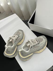 Chaussures de course de marque de luxe, élégantes, confortables et respirantes, pour le sport et les loisirs, pour hommes et femmes. - Product Image 1