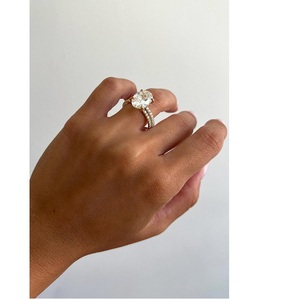 Bague de fiançailles en diamant de laboratoire ovale de 5,50 carats, E VVS2, or massif 14 carats, solitaire de haute qualité, bague de mariage - Product Image 1