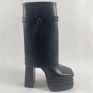 Botines de tacón grueso con plataforma alta y punta cuadrada para mujer, de metal, con diseño superpuesto y plegado - Product Image 5