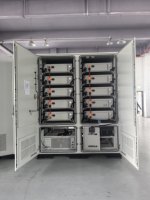 Système de stockage de batterie LiFePO4 à refroidissement liquide commercial 522 kWh, armoire BESS intégrée 250 kW, pour la réduction des pics de consommation et les micro-réseaux 8000+