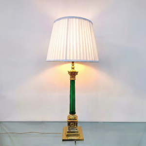 Lampe de table en verre minimaliste avec abat-jour beige, design unique, luminaire décoratif - Product Image 5