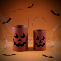 Lanterne décorative artisanale en métal avec poignée, motif citrouille Jack-O'-Lantern pour Halloween, fête de la récolte d'automne et décoration intérieure