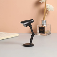 Cadeau promotionnel en gros Articles et accessoires de décoration intérieure Décoration de maison moderne sur mesure Mini aimant de réfrigérateur à lumière LED mignon