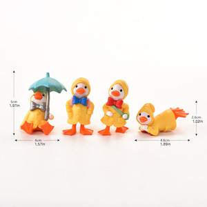 Figuras Animadas de Dibujos Animados para Decoración, Manualidades de Plástico en Miniatura de Patos con Impermeable para Adornos de Escritorio y Decoración del Hogar - Product Image 6