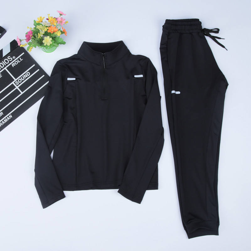 ชุดสีดำ