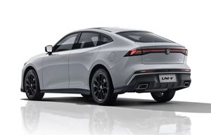 Auto Usado 2024 Changan Uni-V, Vehículo de Nueva Energía a Gasolina, Inventario al por Mayor, <span class=keywords><strong>0</strong></span> Kilómetros, con Cinco Asientos y Puertas, Precio Bajo - Product Image 3