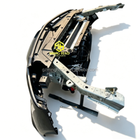 Los kits de carrocería para los parachoques delantero y trasero del Cadillac CT5 incluyen los faros, los faros antiniebla, el capó del motor y los paneles de las puertas.
