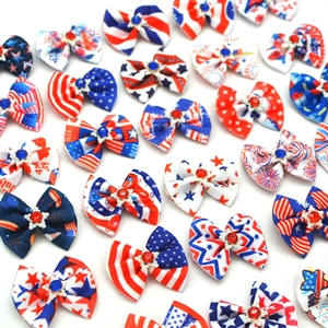 อุปกรณ์ตกแต่งขนสัตว์เลี้ยง<span class=keywords><strong>ส</strong></span>ีแดง ขาว น้ำเงิน <span class=keywords><strong>ส</strong></span>ำหรับวันประกาศอิ<span class=keywords><strong>ส</strong></span>รภาพ ขายดี โบว์ผูกผมยางยืดสำหรับสัตว์เลี้ยง วันที่ 4 กรกฎาคม อุปกรณ์เ<span class=keywords><strong>ส</strong></span>ริมสำหรับกรูมมิ่งสัตว์เลี้ยง - Product Image 4