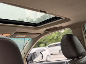 Pour <span class=keywords><strong>Toyota</strong></span> <span class=keywords><strong>Highlander</strong></span> 2.0T 2WD Édition Luxe Toit Ouvrant SUV 7 Places Cuir Clair Métal Essence Turbo <span class=keywords><strong>Occasion</strong></span> <span class=keywords><strong>Prix</strong></span> Abordable Qualité Supérieure - Product Image 5