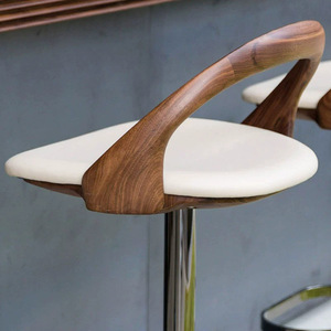 Silla de Barra Alta de Cuero Moderna de Lujo Escandinavo con Base de Acero Inoxidable para <span class=keywords><strong>Bar</strong></span> en Casa y Comedor - Product Image 2