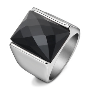 Anillo Piramidal Unisex con Gema Roja, Engaste a Presión, Estilo Geométrico, Joyería de Moda, Regalo - Product Image 4