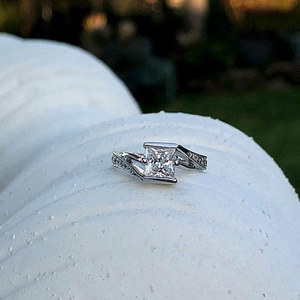 Anello Quadrato Creativo per Donne, Accessorio Minimalista alla Moda per Feste e Uso Quotidiano, Idea Regalo - Product Image 2