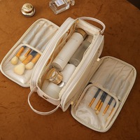 Trousse à cosmétiques en cuir PU de grande capacité avec motif de lettres Pochette de maquillage de voyage à fermeture éclair étanche pour femmes et filles