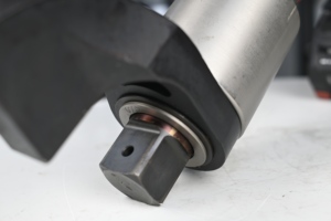 Chiave Dinamometrica Idraulica Ricaricabile ad Alta Velocità con Display Digitale, Batteria al Litio, Attacco da 1 Pollice, 220V - Product Image 4