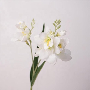 <span class=keywords><strong>Freesia</strong></span> de fleurs artificielles au toucher réel en latex de haute qualité pour la décoration intérieure - Product Image 3