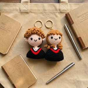 Porte-clés fait main en laine tricotée et crochetée, motif toge de graduation et toque de doctorat, <span class=keywords><strong>cadeau</strong></span> pour garçons et filles - Product Image 5