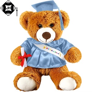 Ours en peluche pour la saison des diplômes, vêtu <span class=keywords><strong>de</strong></span> robes académiques avec toque <span class=keywords><strong>de</strong></span> <span class=keywords><strong>doctorat</strong></span> et diplôme, idéal comme cadeau <span class=keywords><strong>de</strong></span> remise <span class=keywords><strong>de</strong></span> diplôme - Product Image 1